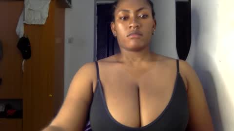 Snapshot of lick_my_pussyyy226651 chatting on February 7, 3:55 am caira online show from February 7, 3:55 am