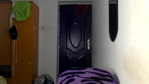 Snapshot of lick_my_pussyyy226651 chatting on February 12, 7:35 pm caira online show from February 12, 7:35 pm