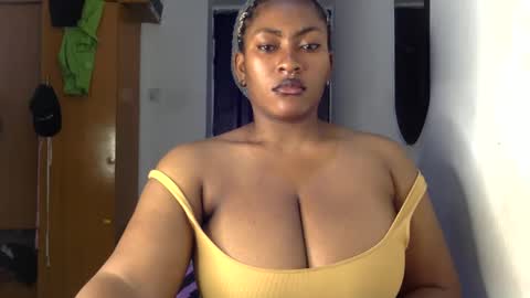 Snapshot of lick_my_pussyyy226651 chatting on February 20, 3:12 am caira online show from February 20, 3:12 am