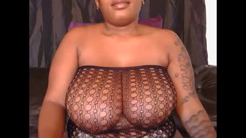 lickabletash98 online show from January 17, 1:35 pm