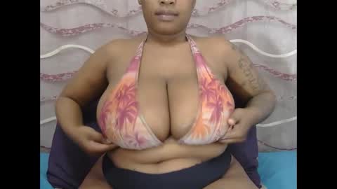 lickabletash98 online show from October 17, 7:07 pm