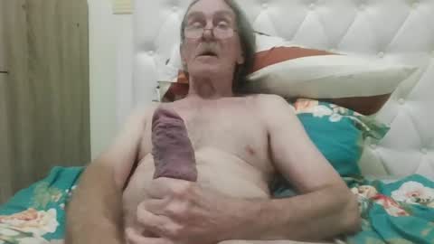 lickittostickit online show from February 7, 3:19 pm