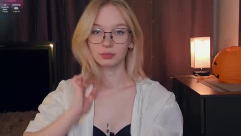 Ann online show from October 21, 7:39 pm