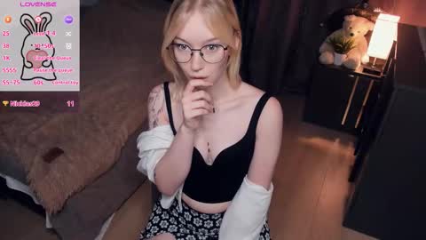 Ann online show from October 9, 8:36 pm