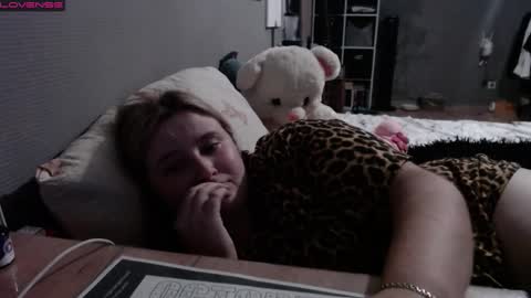 Snapshot of light_lunaa chatting on September 15, 3:13 pm light_lunaa online show from September 15, 3:13 pm