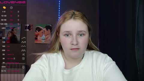 light_lunaa online show from October 31, 3:01 pm