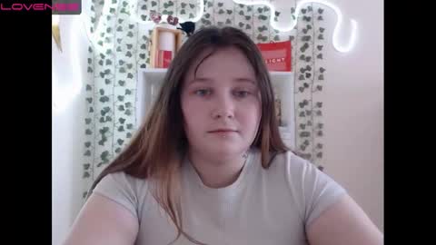 Snapshot of light_lunaa chatting on January 12, 6:39 am light_lunaa online show from January 12, 6:39 am