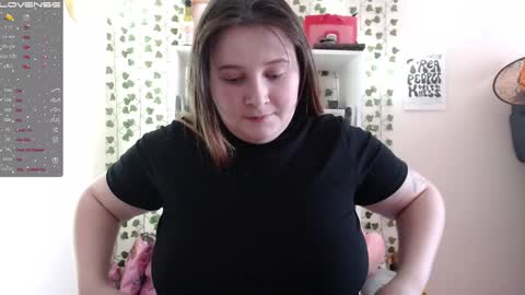 Snapshot of light_lunaa chatting on February 6, 8:29 am light_lunaa online show from February 6, 8:29 am