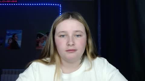 light_lunaa online show from October 11, 1:49 pm