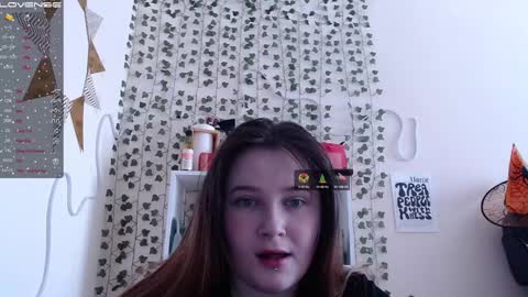 Snapshot of light_lunaa chatting on February 6, 5:25 am light_lunaa online show from February 6, 5:25 am