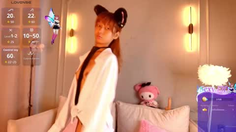 Lihn Pham online show from March 7, 3:50 am