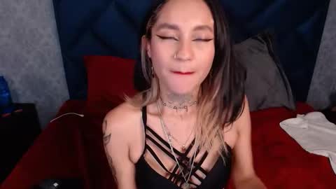 lia  online show from March 7, 8:20 pm