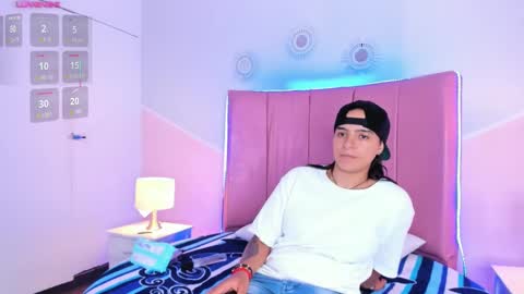 liiam_smith_ online show from September 25, 4:36 pm