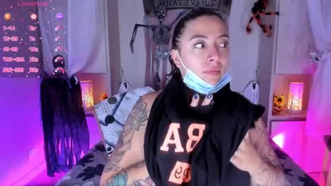         online show from October 22, 11:45 am