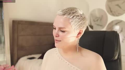 likaaberry online show from September 20, 12:30 pm