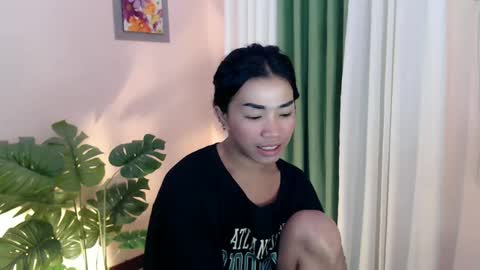 Snapshot of likliklicklengleng chatting on February 9, 9:58 am Leng online show from February 9, 9:58 am