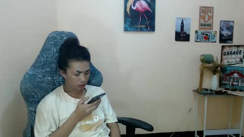Snapshot of likliklicklengleng chatting on February 16, 11:59 am Leng online show from February 16, 11:59 am