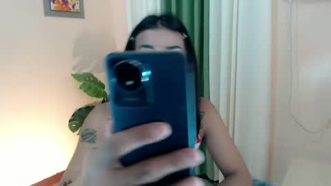Snapshot of likliklicklengleng chatting on February 26, 12:38 pm Leng online show from February 26, 12:38 pm