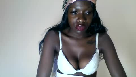 lil6041 online show from December 2, 8:56 am