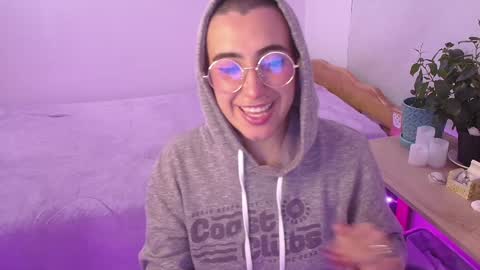 im MIA  -- MY OF is catsito3 online show from January 7, 1:59 am