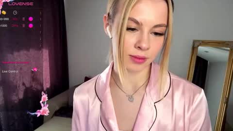 Elisa  online show from October 6, 10:11 am