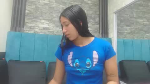 lil_rose2006 online show from November 3, 9:43 am