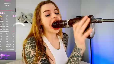 Snapshot of lil_shouty_bitch chatting on February 20, 6:46 pm Chasey online show from February 20, 6:46 pm