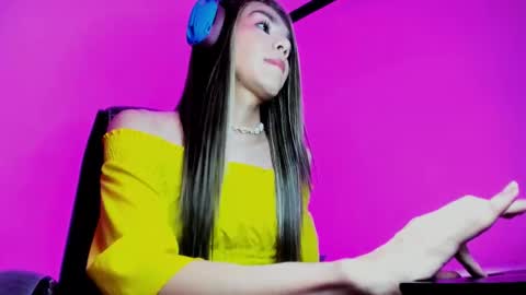 lila_di online show from November 4, 10:11 pm