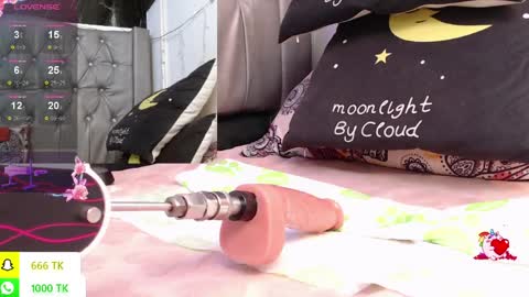   online show from April 7, 4:53 pm