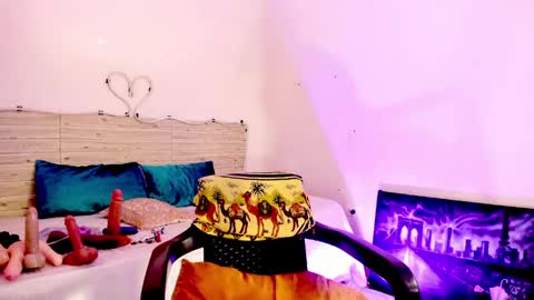 Lilah Sweet online show from May 5, 1:28 pm