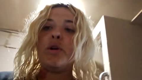 your dream girl online show from March 10, 2:48 pm
