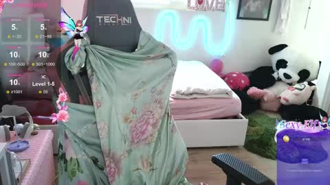 lilbina online show from May 2, 1:22 am