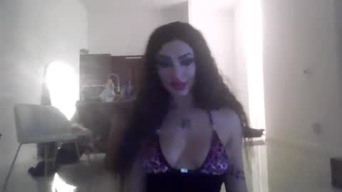 lilcherrytop online show from December 2, 4:53 am