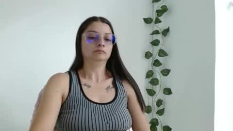 Valeri Villalobos  IG villa lobosvaleri online show from May 8, 3:39 pm