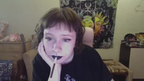 Lil online show from December 4, 10:29 am