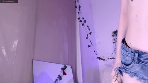 Snapshot of lilgangsta2002 chatting on January 13, 7:31 pm lil gansta online show from January 13, 7:31 pm