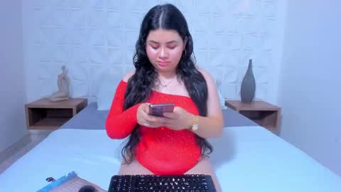 Snapshot of lili_mccormick chatting on February 15, 4:47 am SALOME online show from February 15, 4:47 am