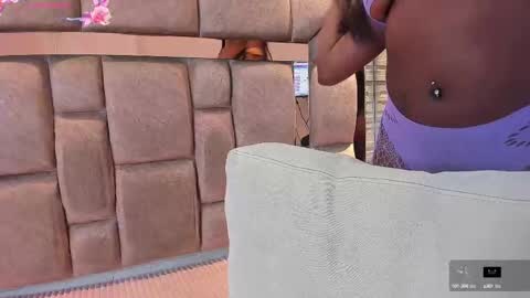 LILIAN  online show from October 9, 8:47 pm