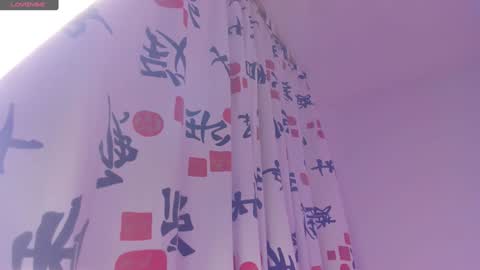 Snapshot of lilian_vergara chatting on January 18, 6:13 am holis soy lily chang no olvides el pulgar arriba es muy importante para mi 3 independent model online show from January 18, 6:13 am