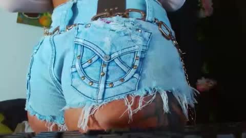 yesica online show from November 13, 8:55 pm