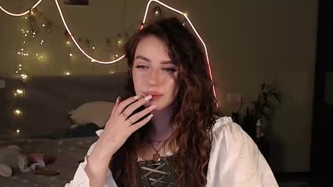 Lilu online show from October 31, 10:43 pm