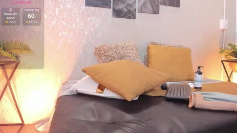 Lili Cooper online show from September 19, 5:33 am