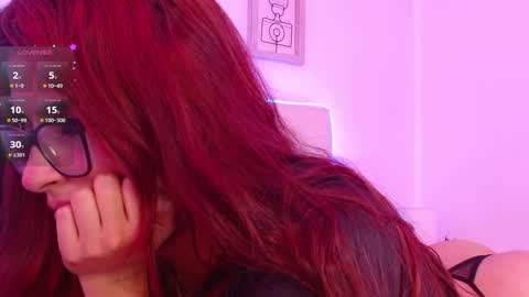 Lilith Savett online show from February 5, 6:26 pm
