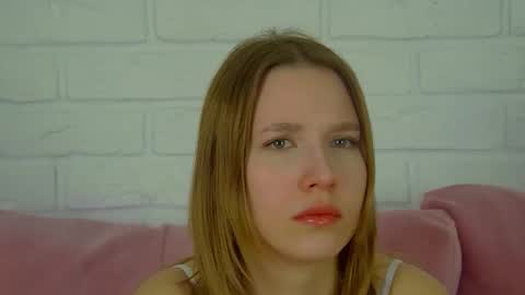 LiliLinn online show from February 6, 5:11 am