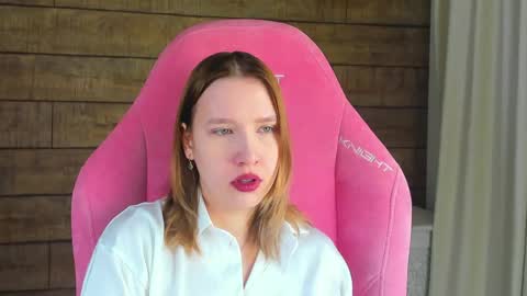 LiliLinn online show from March 19, 4:51 am