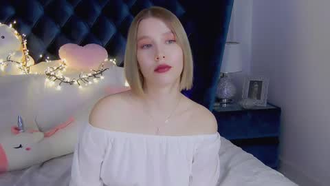LiliLinn online show from March 8, 2:30 pm