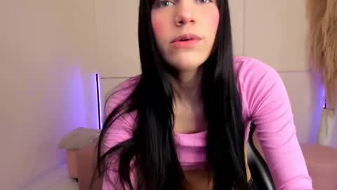 Snapshot of lilily_lv chatting on September 18, 12:20 pm Lilly online show from September 18, 12:20 pm
