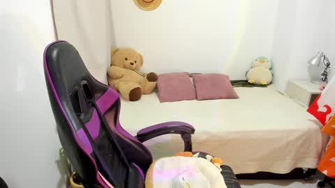 Snapshot of lilith021 chatting on December 17, 3:39 am Camila your goddess online show from December 17, 3:39 am