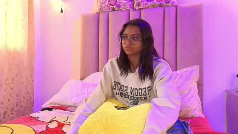 lilith_and_draven online show from September 23, 9:10 pm