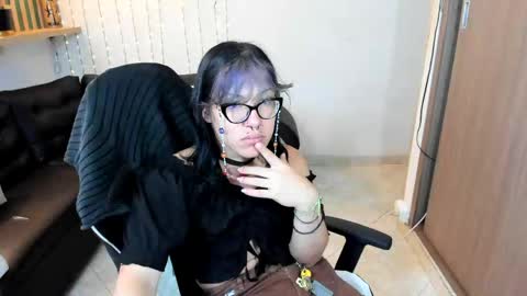 lilith  online show from April 8, 12:19 pm